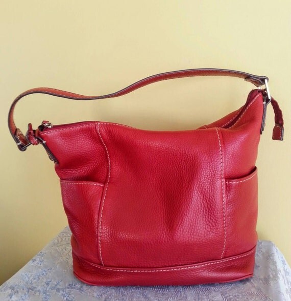 Fossil Hobo Shoulder Bag Purse Handbag in Red Pebbled Leather