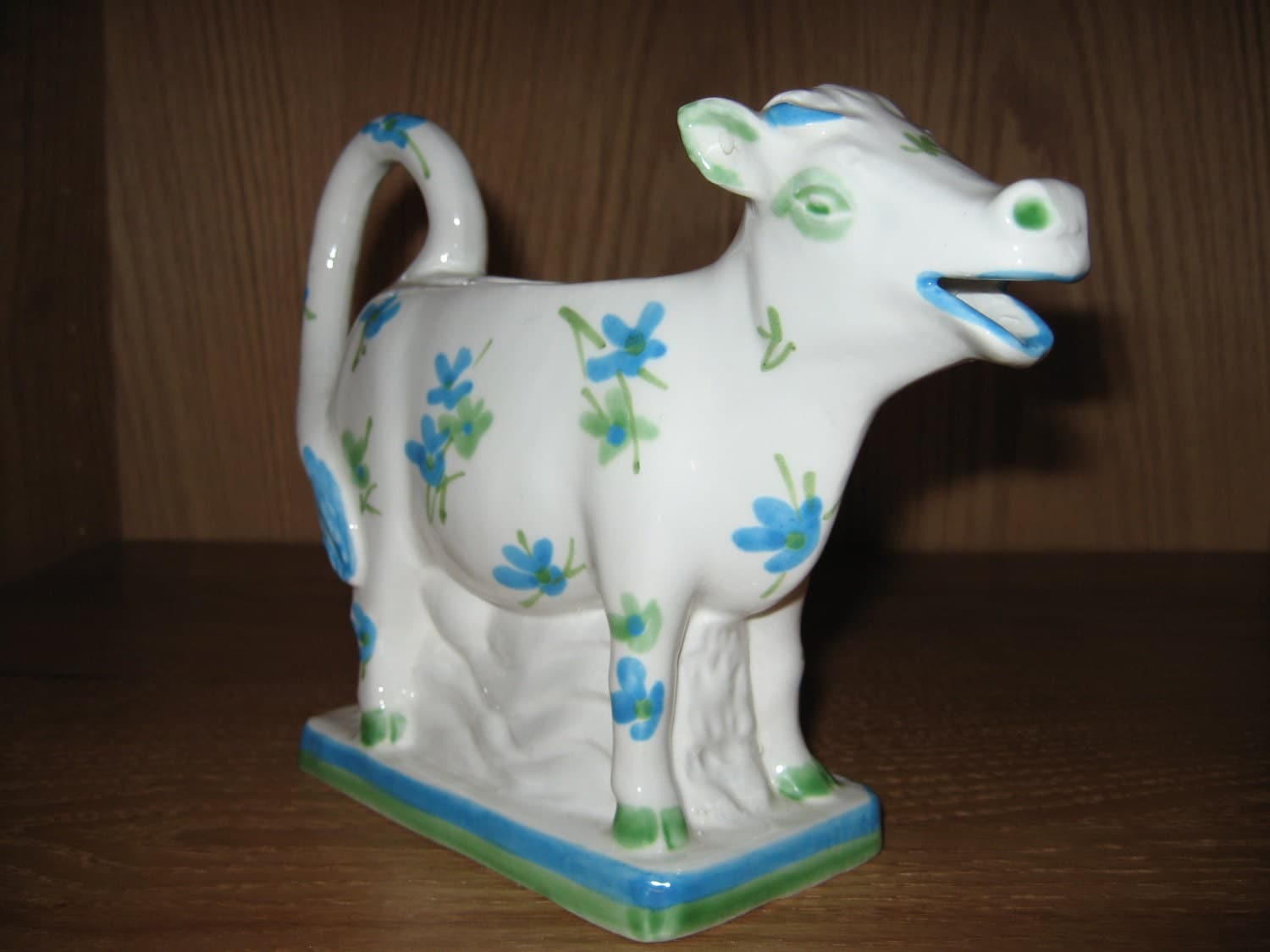 Vintage porcelain cow creamer pitcher by thevintagenightowls