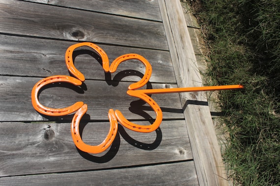 Horseshoe Flower Orange Tennessee Vols  Yard Decoration UT Knoxville decor; great college graduation gift or housewarming present