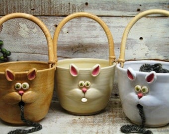 Yarn bowl - Knitting Bowl - Large yarn Holder with Cute Cat Face - Handmade Pottery by Heidi