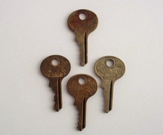 Set of 4 Lion Keys Vintage Master Keys by ThrowItForward on Etsy