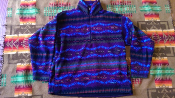 Vintage Patagonia pattern pullover fleece