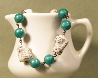 Porcelain Cat Bead Bracelet