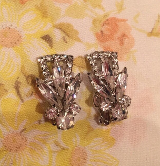 Weiss Rhinestone Clip On Earrings By Classicclipons On Etsy 1234