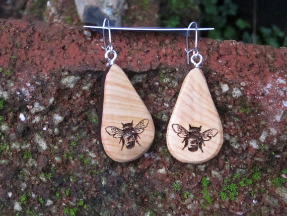 Bee Earringsn Juniper Wood  (024)- Wooden Jewelry, Boho Jewelry
