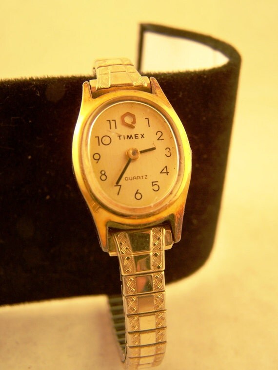 Timex K Cell Quartz Ladies Women's Watch Gold Tone Flex