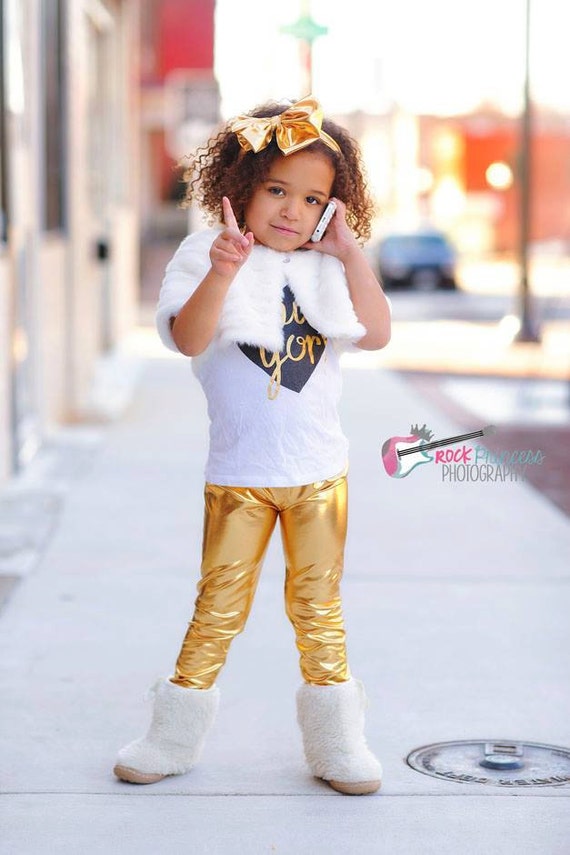 gold leggings outfit