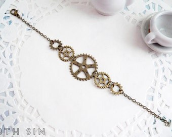 Antique Bronze Gear Bracelet, Steampunk Gear Bracelet, Steampunk Gift, Steampunk Bracelet, Engineer Gift, Brass Gear Bracelet