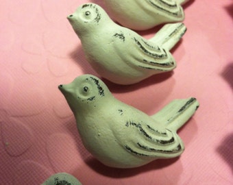 Bird Knobs/ Drawer Pulls / Drawer Knobs / bird knobs/ Shabby Chic Knobs / Set of 2 knobs