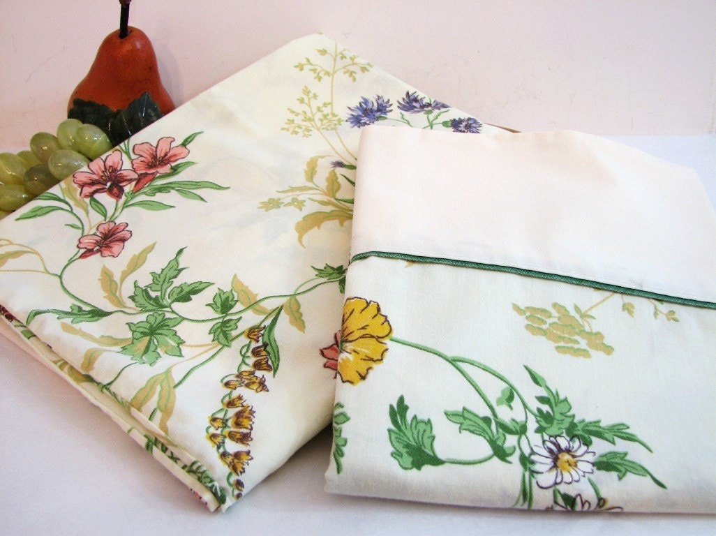 Vintage Queen Size Floral Pillowcases Pair Set of 2 ...