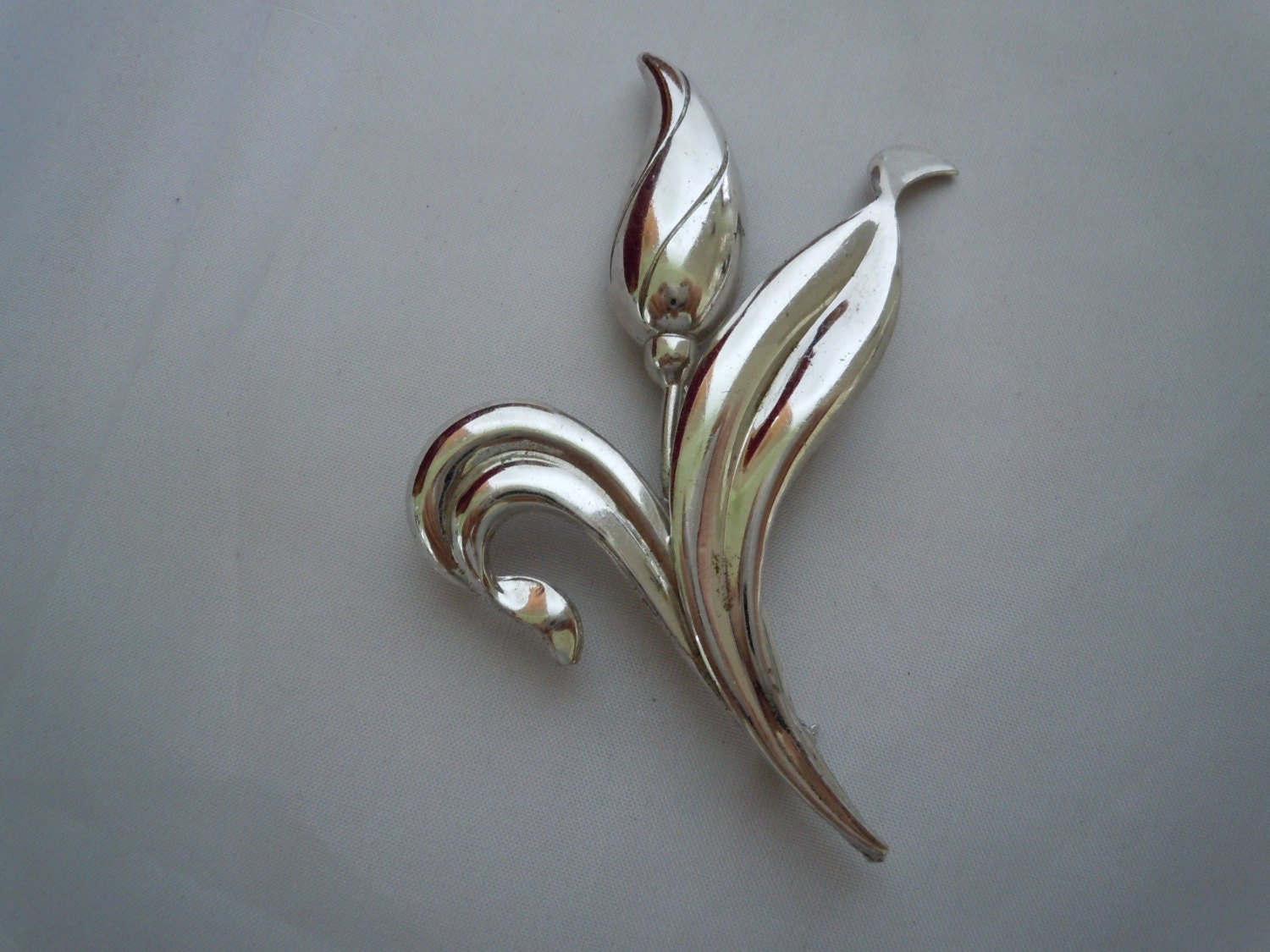 Vintage Sterling Silver Tulip Flower Brooch Pin Old Crest