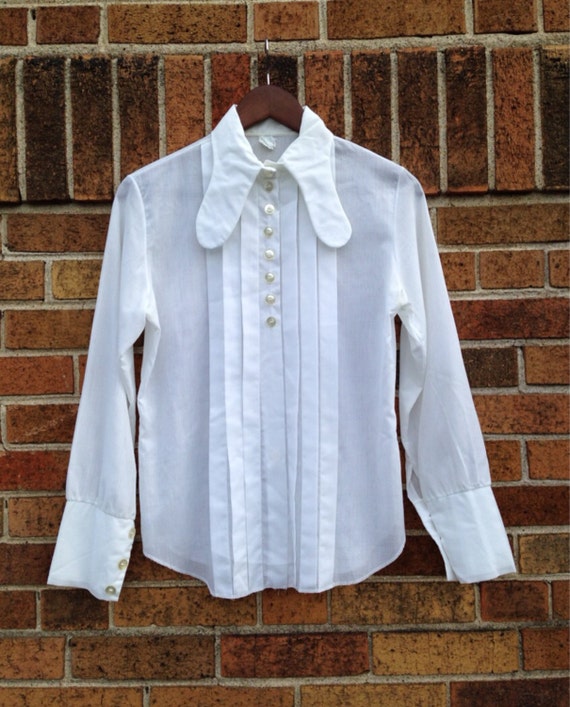 Vintage 1960s 70s BEAGLE Collar Sheer White Button Up Blouse