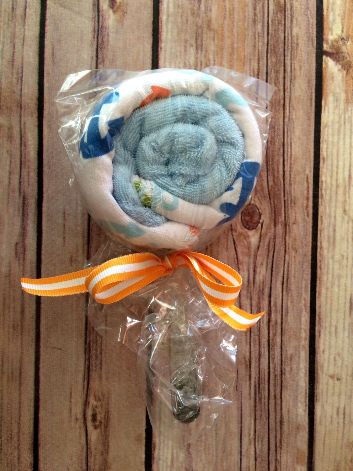Washcloth Lollipops for a baby boy an adorable baby shower