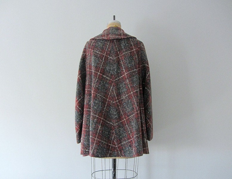 50% SALE . Vintage 1950s tweed coat . vintage 50s plaid jacket