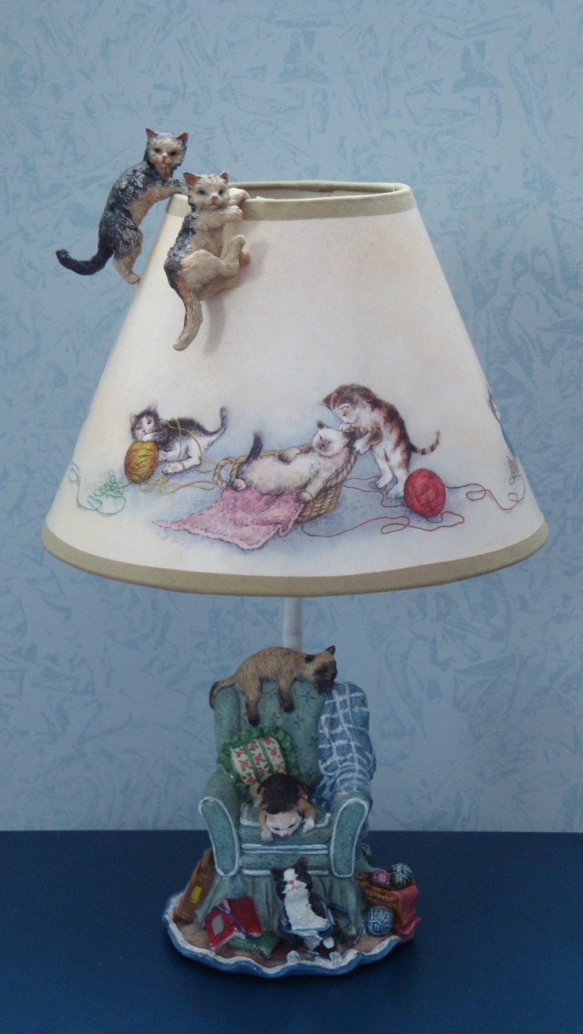 Vintage Feline Cat Table Lamp by CardinalCouple on Etsy