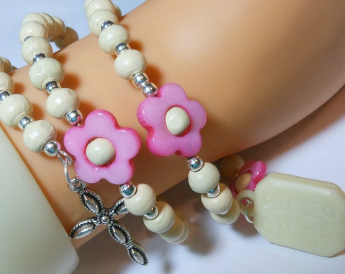 FREE SHIPPING Girl's rosary bracelet "Pretty in Pink" five decade, wooden beads, pink glass flower Padres and face changing vintage medal