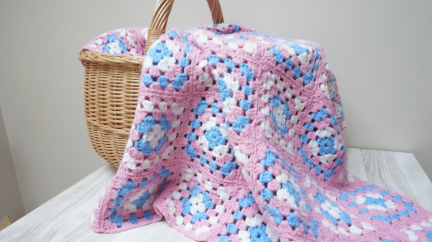 Baby blanket plaid crochet blue pink white newborn acrylic