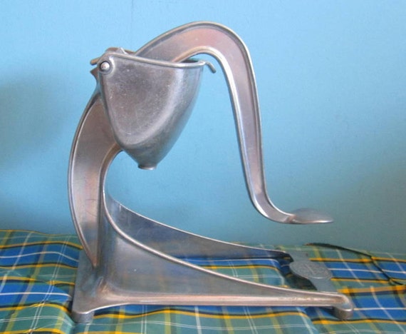 Vintage Wear-Ever Countertop Aluminum Fruit Juicer/Press lemon Lime ...