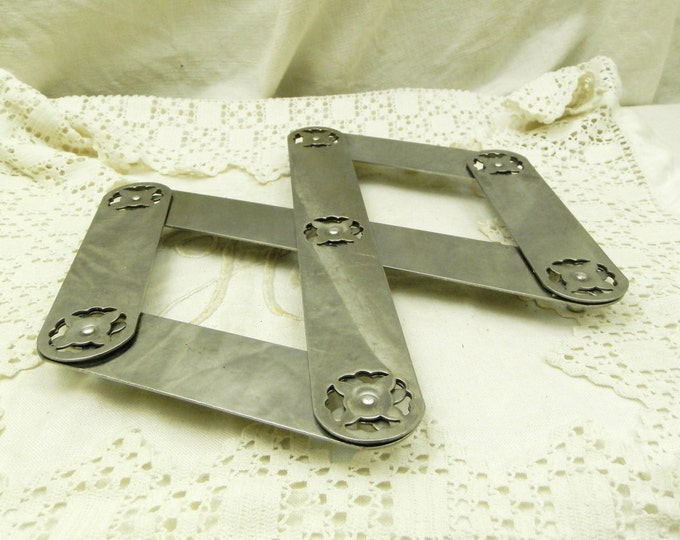 Vintage Metal Folding French Trivet / Hot Plate / Heat Mat / Cottage Kitchenware / Vintage Kitchenalia / Retro Home Interior / Country Decor