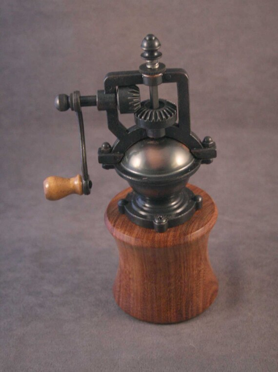 Old Fashioned Pepper Mill No. 1