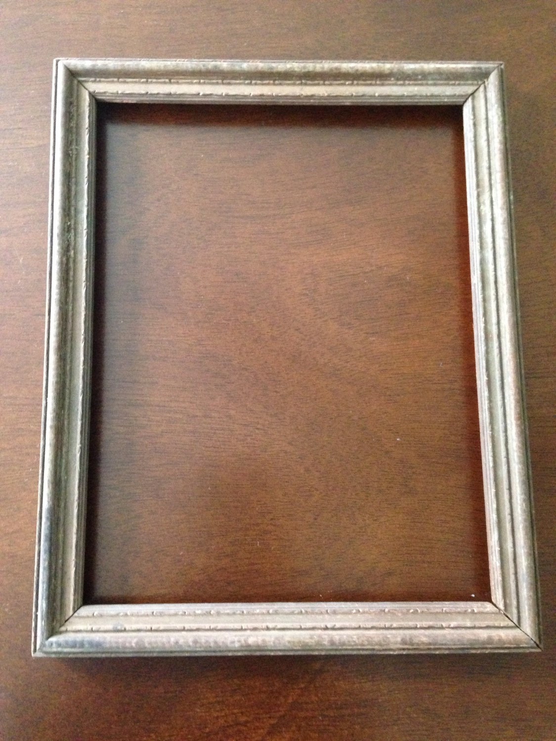 Vintage 1940s 9inch by 7inch picture frame