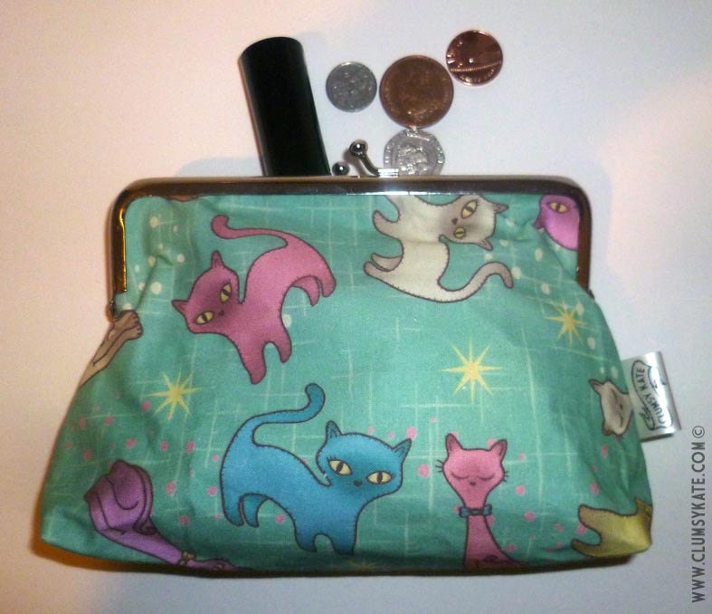 SALE 50s Cat Print Purse with Kiss Lock Clasp in by ClumsyKate