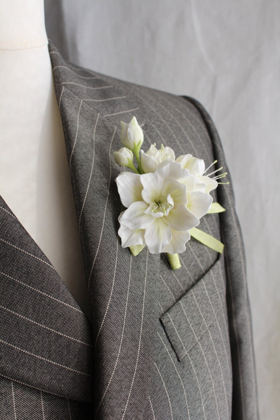Mens wedding boutonniere information