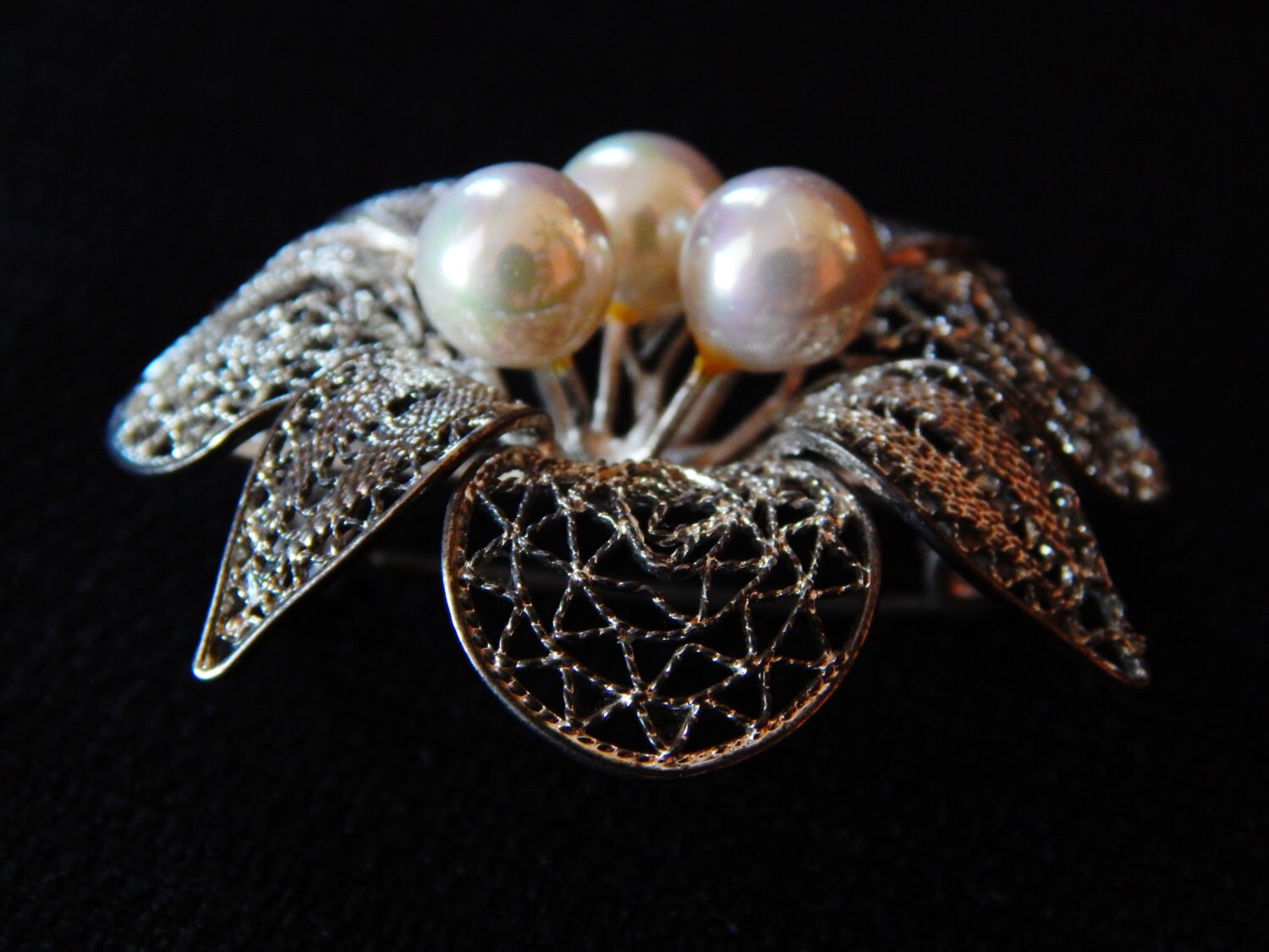 Vintage Filigree Pearl Brooch Flower Pin Silver Tone