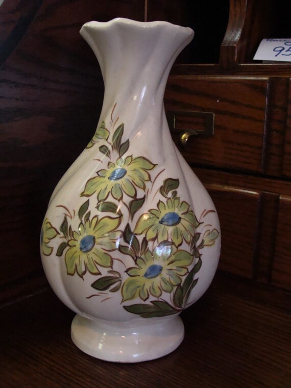 REDUCED...1946 Blue Ridge Pottery Floral Vase Painted by Cash