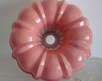 pink bundt pan
