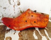 VINTAGE WOODEN SHOE Form Wood Shoe Last Home Decor Paper Weight Shoe Pencil / Pen Holder Cobblers Shoe Mold Wood Stamped Robins Last 1956