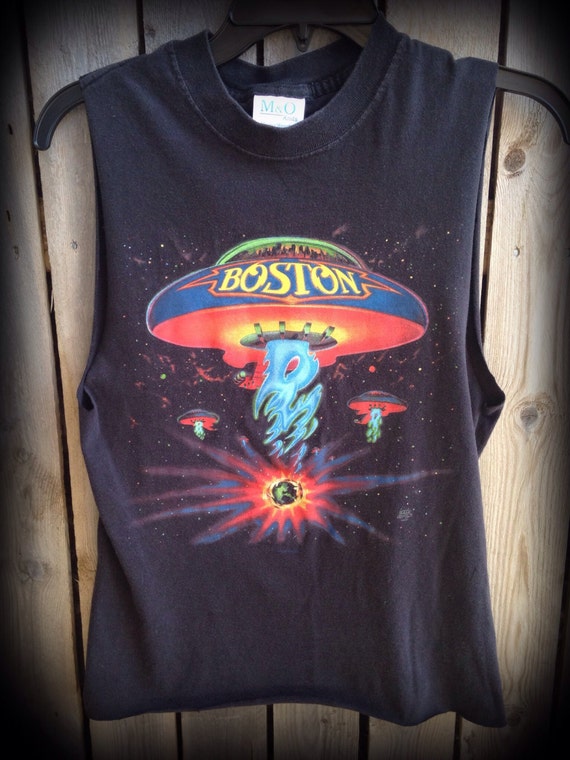 Boston // band shirt // cut // raw edge//concert t shirt