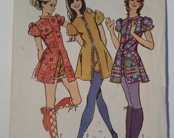 Vintage 1971 Simplicity 9544 sewing pattern young junior/teens' Jiffy (R) mini-dress and short shorts in size 7/8
