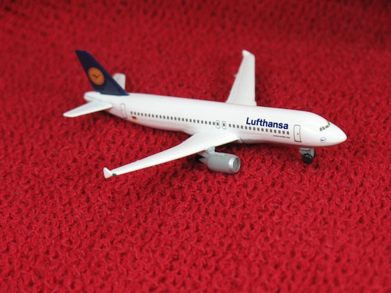 lufthansa airplane toy