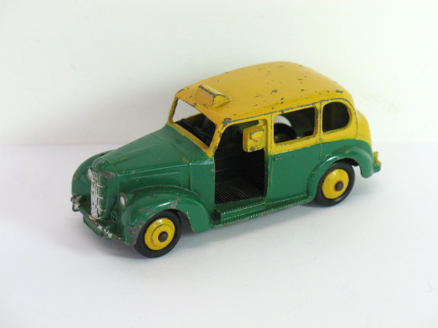 Dinky Toy Car Model Austin Taxi 254 Toy Cars Die Cast Yellow