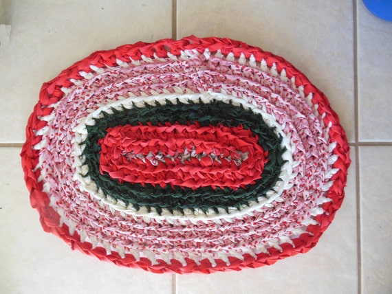 oval rag rug holiday crochet throw rug by quillsandtwills oval rag rug holiday crochet throw rug by quillsandtwills