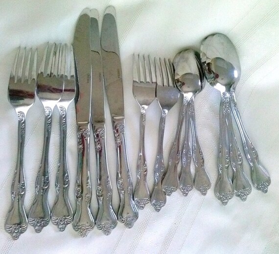 Vintage Oneida Azalea Pattern Flatware 14 Piece 18/10