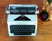 Olympia SM9 Deluxe White Manual Typewriter - Working Typewriter - Nearly Flawless - FREE SHIPPING