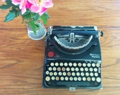 Remington Portable Working Typewriter - Gloss Black- Antique Remington Typewriter - FREE SHIPPING