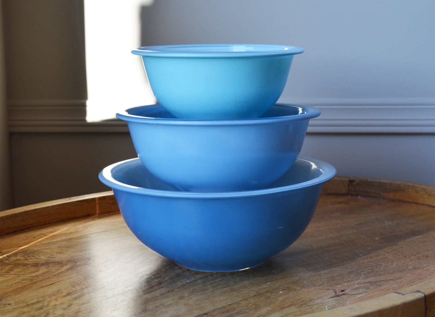Set of 3 Pyrex 'Moody Blues' blue nesting bowls with