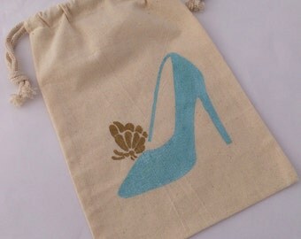 Cinderella Party Favor Bags: Cinderella Glass Slipper and Gold Butterfly Treat Bag, Reusable Drawstring Muslin Glass Slipper Favor Bags,