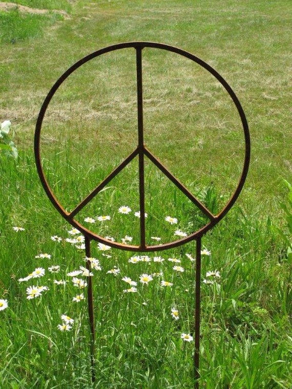 Peace Sign Rustic Garden Sculpture by bluemetaldesign on Etsy