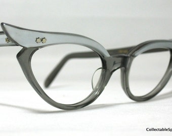 Vintage 60s Winged Cat Eye Glasses. Beautiful French Cat Eyes in Silver and Gray