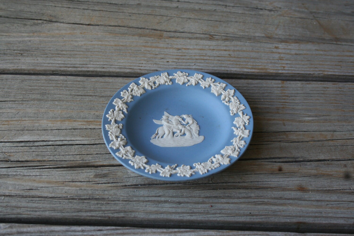 Small Vintage Blue & White Wedgewood Plate by vintapod on Etsy