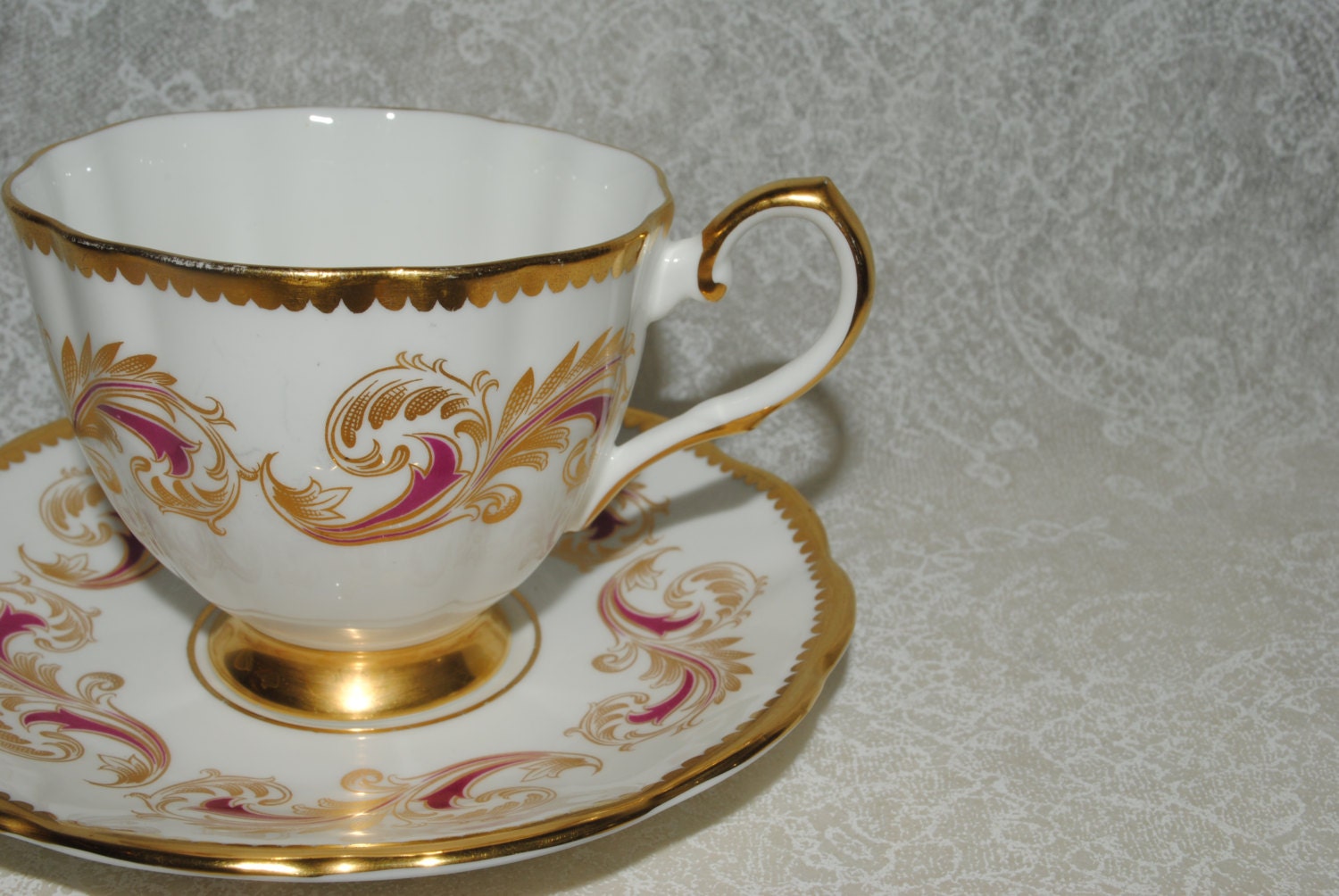 ELIZABETHAN/Vintage Bone China Tea Cup and Saucer/Stunning