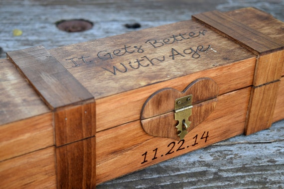 Rustic Wedding Wine Box - Wine Capsule - Wedding Capsule - Rustic Wedding - Shabby Chic Wedding - Lockable Wine Box - Personalized Wine Box by CountryBarnBabe