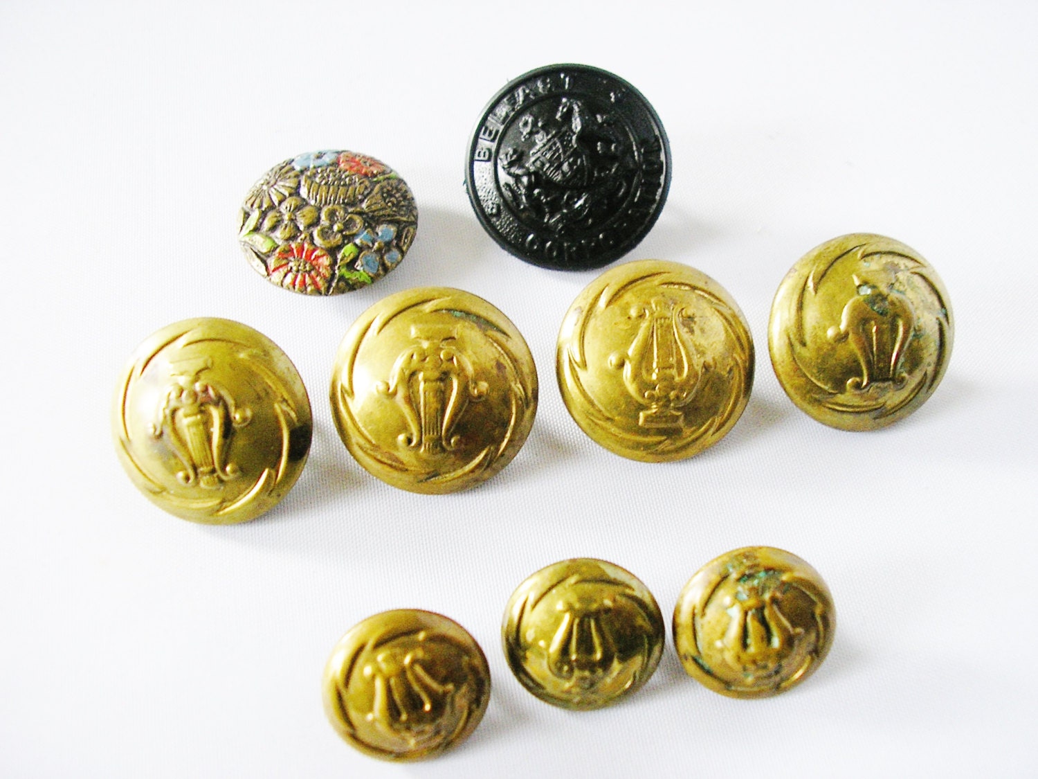 Vintage brass buttons 1920s 1950s livery by IrishBarnVintage