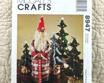 Christmas Decor Pattern, McCalls 8947 Crafts, Centerpieces Decorations Tall Slim Santa Fir Trees, 1997 Uncut