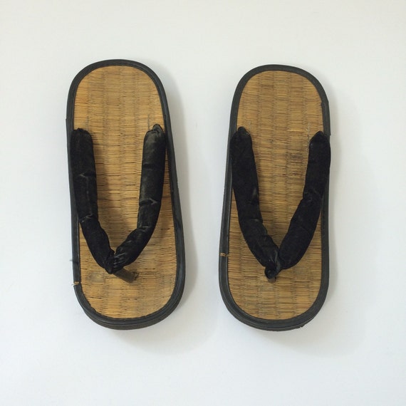 70s Zori Sandals Japanese Wedge Flip Flops size 7 Boho Hippie Whicker ...