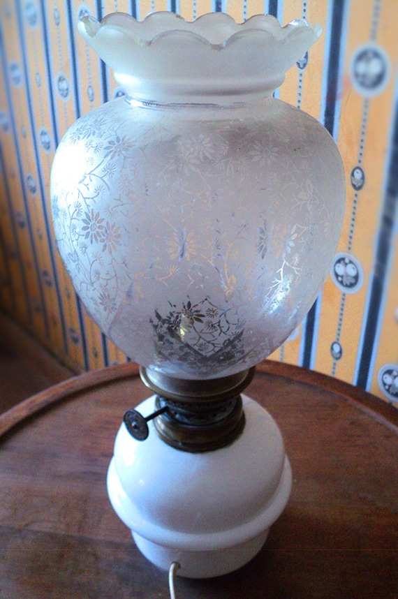 Kosmos Oil Lamp Etched Globe Lightning by LaBelleEpoqueDeco